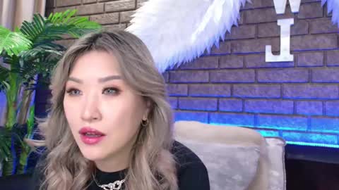 Snapshot of nicky_owl chatting on February 28, 9:04 am Today is my 41st birthday And in 2 hours Im waiting for you on the stream Stock up on tokens and a good mood Nicky online show from February 28, 9:04 am