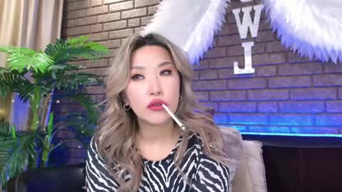 Snapshot of nicky_owl chatting on March 12, 10:26 am Today is my 41st birthday And in 2 hours Im waiting for you on the stream Stock up on tokens and a good mood Nicky online show from March 12, 10:26 am