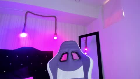 nicky_pop online show from November 3, 7:15 pm