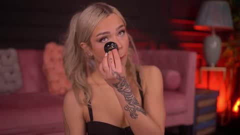 Nicky online show from November 22, 7:12 pm