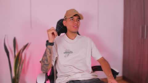 Nicky  online show from October 23, 1:01 pm