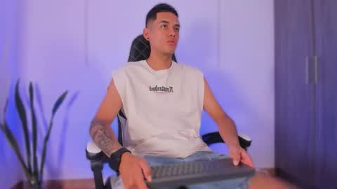 Nicky  online show from November 3, 1:01 pm