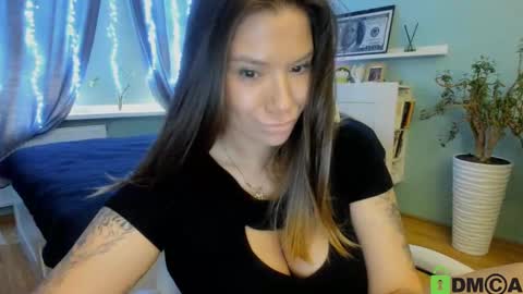 Snapshot of nickyblein chatting on February 11, 7:54 am NickyBlein online show from February 11, 7:54 am