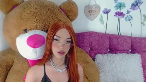 Nicky online show from February 11, 9:03 pm