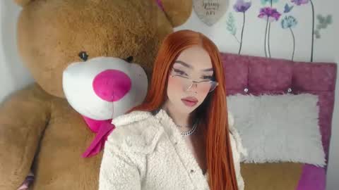 Nicky online show from February 8, 9:15 pm