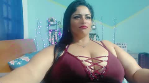 Snapshot of nickyribeiro chatting on February 11, 7:27 pm nickyribeiro online show from February 11, 7:27 pm