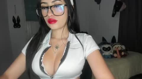 Snapshot of nickyvixenn chatting on January 10, 3:07 am Nicolle online show from January 10, 3:07 am