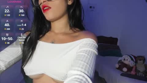 Snapshot of nickyvixenn chatting on February 13, 2:56 am Nicolle online show from February 13, 2:56 am