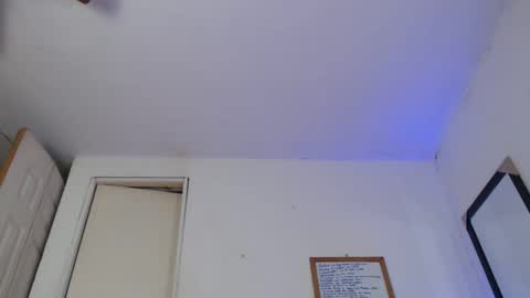 Snapshot of nico_hoot chatting on February 8, 12:06 pm sammy hoot online show from February 8, 12:06 pm