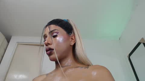 Snapshot of nico_hoot chatting on January 31, 6:47 pm sammy hoot online show from January 31, 6:47 pm