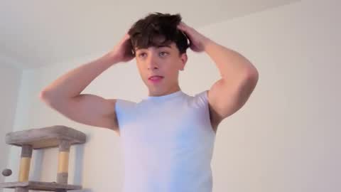 Nicolas online show from February 3, 8:02 pm