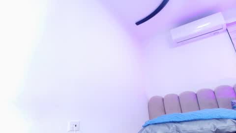 Nicol online show from February 6, 3:21 am