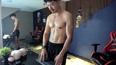 Nicolai online show from February 26, 7:39 pm