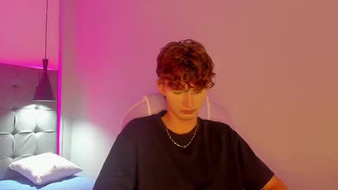 nicolasferrer18 online show from November 30, 7:21 pm