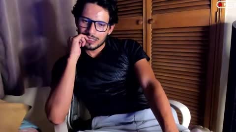 nicolasrodrii online show from September 10, 1:28 am