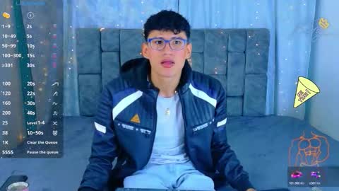 nicolastorres__ online show from June 6, 4:18 am