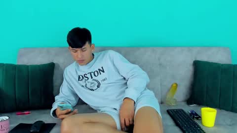 nicolastorres__ online show from October 25, 8:46 am