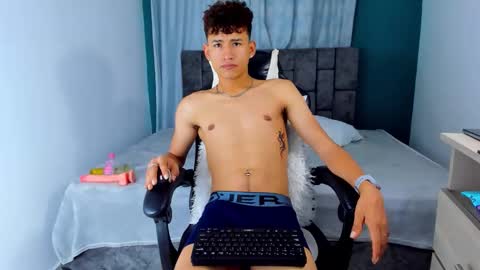 nicolastorres__ online show from November 20, 10:14 am