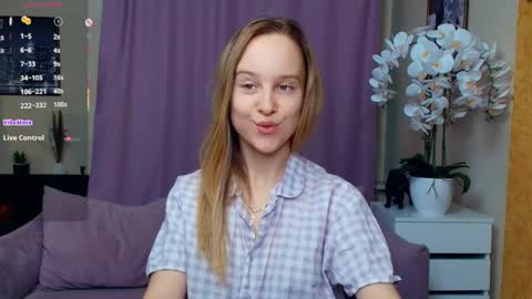 Nicoletta online show from April 9, 6:46 pm