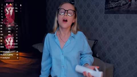 Nicoletta online show from October 12, 6:43 pm