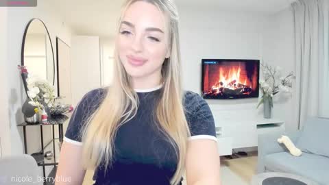 Nicole online show from October 26, 10:09 pm