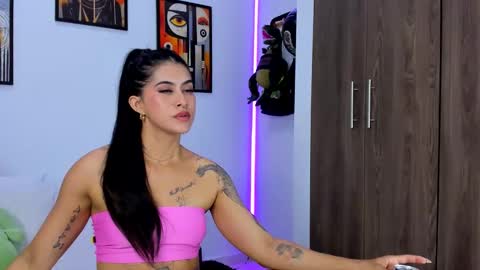 Snapshot of nicole_duran3095 chatting on February 27, 4:24 am Nick online show from February 27, 4:24 am