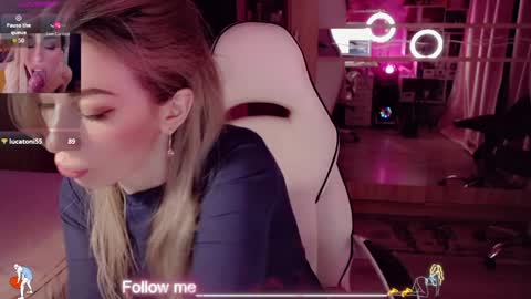 Nicole online show from April 1, 2:23 am