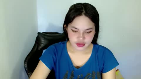 Snapshot of nicole_kiss01 chatting on September 13, 9:34 am nicole_kiss01 online show from September 13, 9:34 am