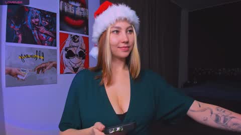 Nicole online show from December 19, 3:07 am