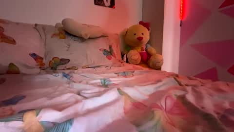 Nicole online show from June 1, 6:37 am