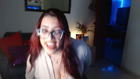 Nicole White online show from February 17, 1:15 am