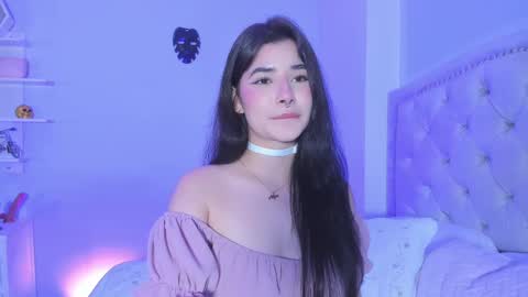 Snapshot of nicoledallas_ chatting on March 4, 1:49 pm N I C O L E online show from March 4, 1:49 pm