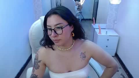 Snapshot of nicolee_8 chatting on September 11, 4:14 am nicolee_8 online show from September 11, 4:14 am