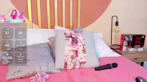 N i c o l e  online show from October 9, 7:52 pm