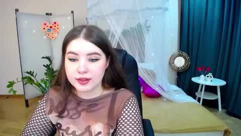 nicolefoxery online show from February 18, 7:09 pm