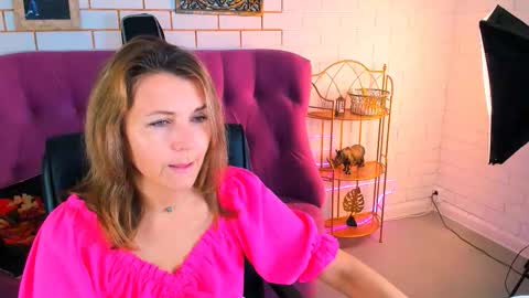 nicolehits online show from October 6, 9:27 am