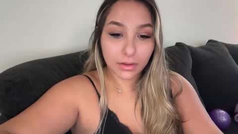nicolelovesyou444 online show from October 21, 3:59 pm