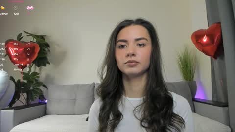 Snapshot of nicoleluuv chatting on February 19, 1:06 pm Dua Lipa online show from February 19, 1:06 pm