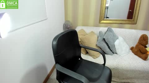 Nicolettcolin  online show from October 1, 6:29 pm