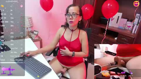 Snapshot of nicolettryan chatting on February 14, 9:43 pm Nicolett Ryan online show from February 14, 9:43 pm