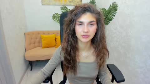 nicolewerti online show from March 5, 4:45 am