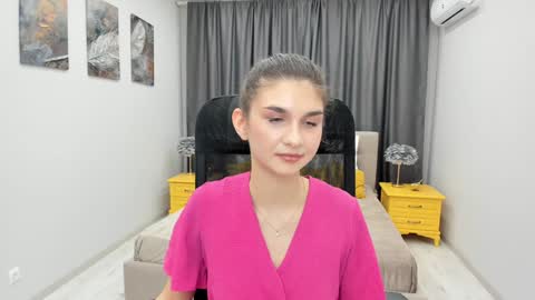 nicolewerti online show from February 6, 10:36 am