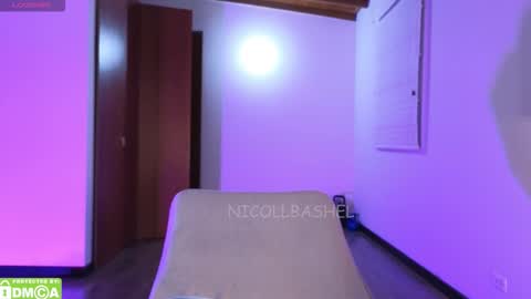 Nicoll  Independent model online show from September 10, 5:08 am