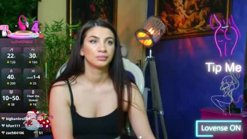 Nicolle online show from January 15, 2:04 pm