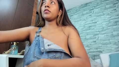 Snapshot of nicollesofia3 chatting on March 8, 12:11 am nicollesofia3 online show from March 8, 12:11 am