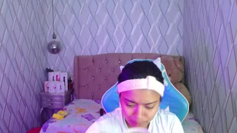 Nicolle Miley online show from February 16, 2:42 am