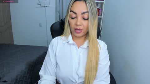 Snapshot of nicolporto chatting on September 16, 11:56 am Nicol online show from September 16, 11:56 am