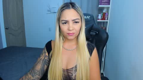 Snapshot of nicolporto chatting on September 15, 11:22 am Nicol online show from September 15, 11:22 am