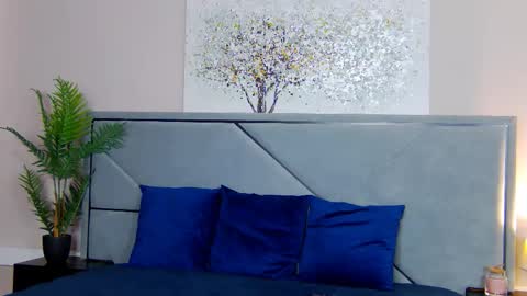 NicolRos online show from October 11, 11:15 am