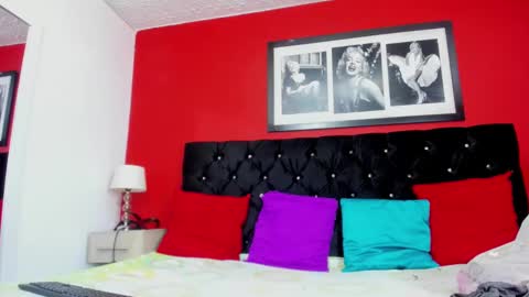 Nicol online show from February 28, 6:41 pm